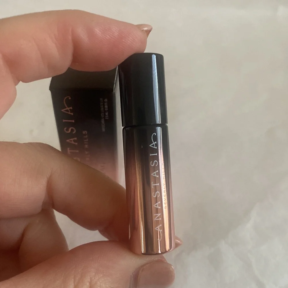 ANASTASIA BEVERLY HILLS Lash Brag Volumizing Mascara Travel Purse Size 1